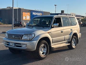 Toyota land cruiser 3.0diesel 5porte con gancio tr