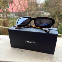 Ochiale Prada da sole, modello SPR A12