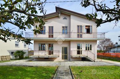 VILLA SINGOLA A ERACLEA