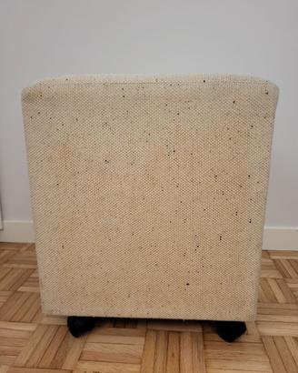 Pouf imbottito con ruote