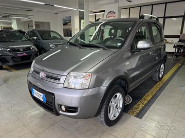 Fiat Panda 1.3 MJT 16V DPF 4x4 Climbing