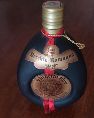brandy vecchia romagna etichetta oro