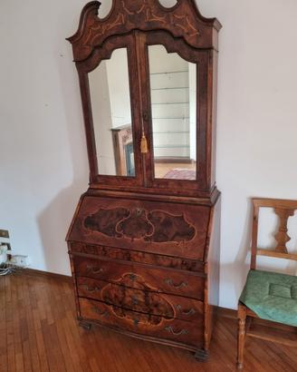 mobile con vetrinetta