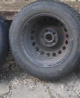 4 cerchi golf 7 + 5 Michelin 4 stagioni 195/65/15