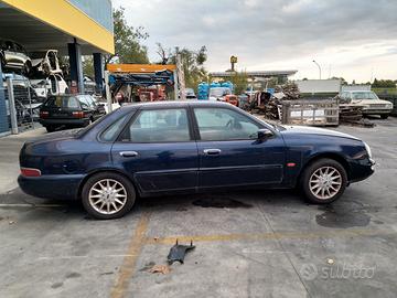 Ford Scorpio mk2 Vari pezzi carrozzeria.