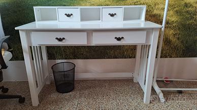 SCRITTOIO IN LEGNO BIANCO CON CASSETTI