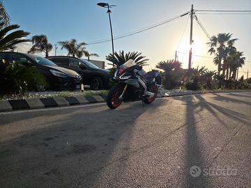 aprilia rsv4 