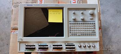 TEKTRONIX TLA 5204B - Analizzatore Logico 136 Ch.