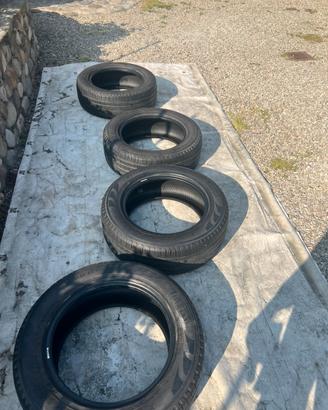 Gomme Pirelli  al 70% quattro stagioni 235/60 18