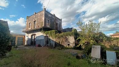 Palazzetto Panoramico +12000Mq di Terreno Acireale