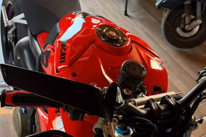 Ducati streetfighter v4s 2021