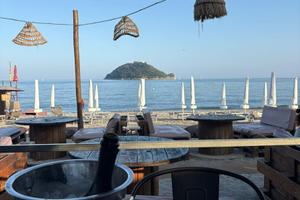 Albenga chiosco fronte mare