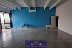 Magazzino a Scandicci