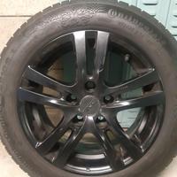 Cerchi con gomme da neve