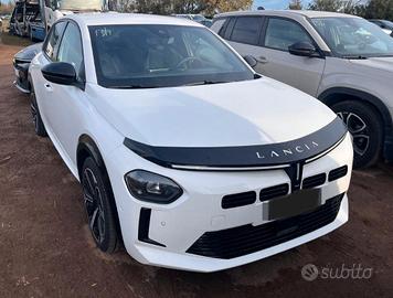 Lancia Ypsilon Hybrid e-DCT LX 2025