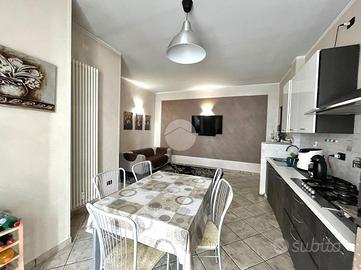 3 LOCALI A GASSINO TORINESE