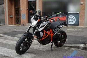 KTM 690 Duke KTM 690 -BATTERIA NUOVA-