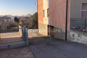 Box/magazzino 48 mq 3 auto Seriate - NO AGENZIA