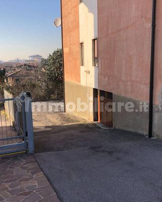 Box/magazzino 48 mq 3 auto Seriate - NO AGENZIA