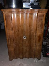 Mobile con macchina da cucire