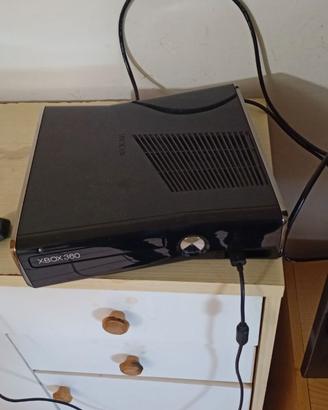 Xbox 360 slim 4 joypad 40 giochi