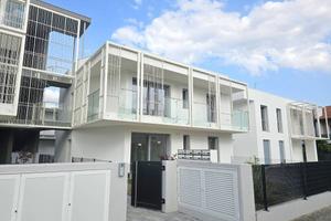 Appartamento di 140 m² con 4 locali e box auto a M