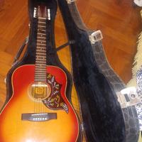 Chitarra 12 corde Landola completa di custodia.