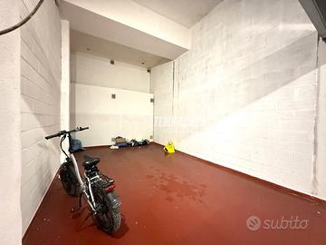 AMPIO BOX CON ENTRATA AUTOMATICA