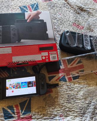 Nintendo Switch con scatola ed accessori