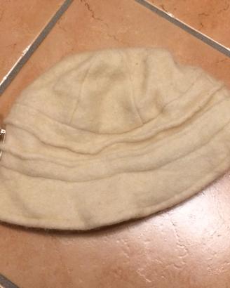 Cappello donna - 80% lana - Usato.