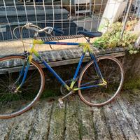 Vecchia bicicletta uomo da corsa