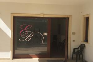 Locale commerciale in zona di forte passaggio