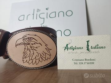 cintura marrone con fibbia aquila