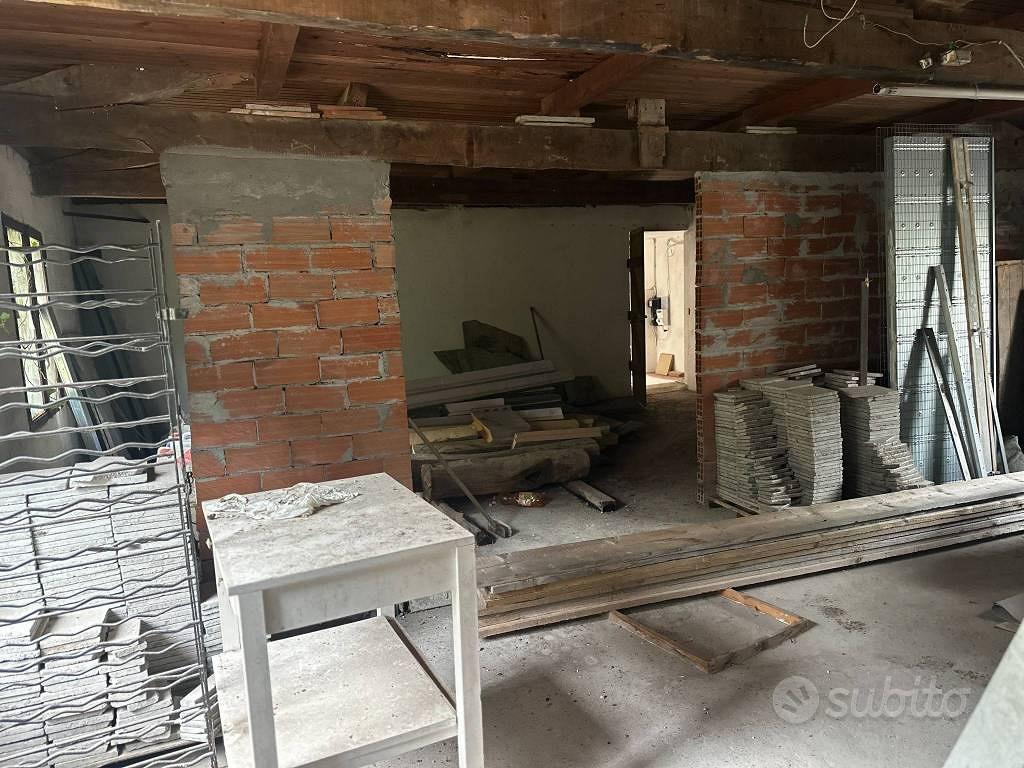 Rustico / Casale di 172 m² con più di 5 locali a P - Altro