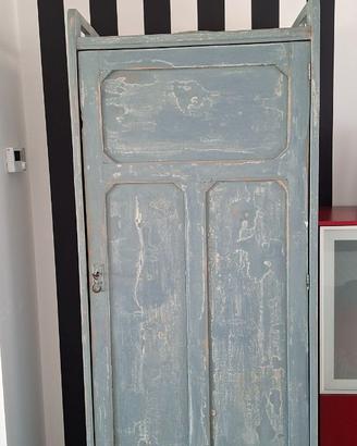 Armadio antico in legno massello- Stile rustico