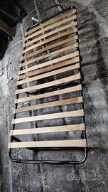 Letto/brandina pieghevole con rete a doghe e ruote