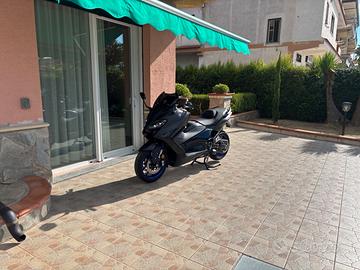T-Max 560