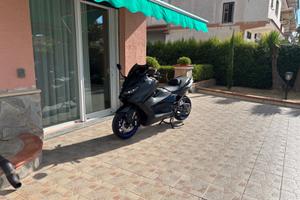 T-Max 560