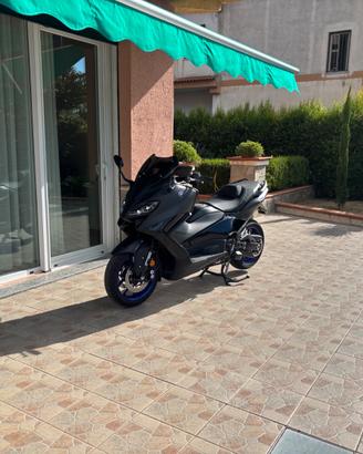 T-Max 560