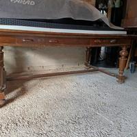 Tavolo di antiquariato