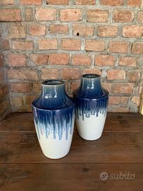 Coppia di vasi in ceramica smaltata lucida