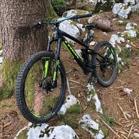 Trek slash 9.8 carbon L 27.5