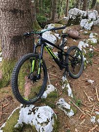 Trek slash 9.8 carbon L 27.5