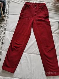 pantaloni jeans colore borgogna da donna