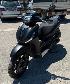Piaggio Beverly 300 - 2024