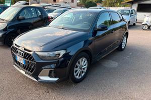 Audi A1 citycarver 30 TFSI Identity Contrast