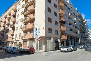 Via Marchese di Roccaforte Don Bosco Negozio mq50