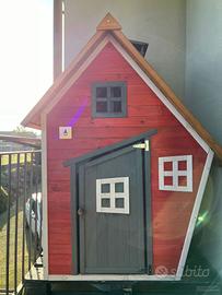 casetta legno rossa