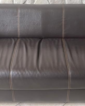 2 Divani (3+2 ) + Pouf in ecopelle marrone scuro