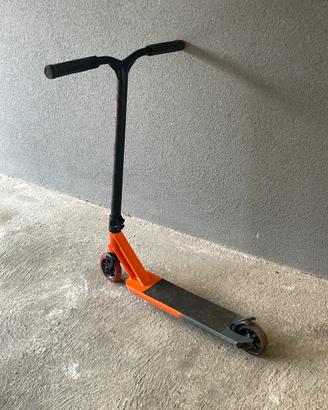 Monopattino per skate park